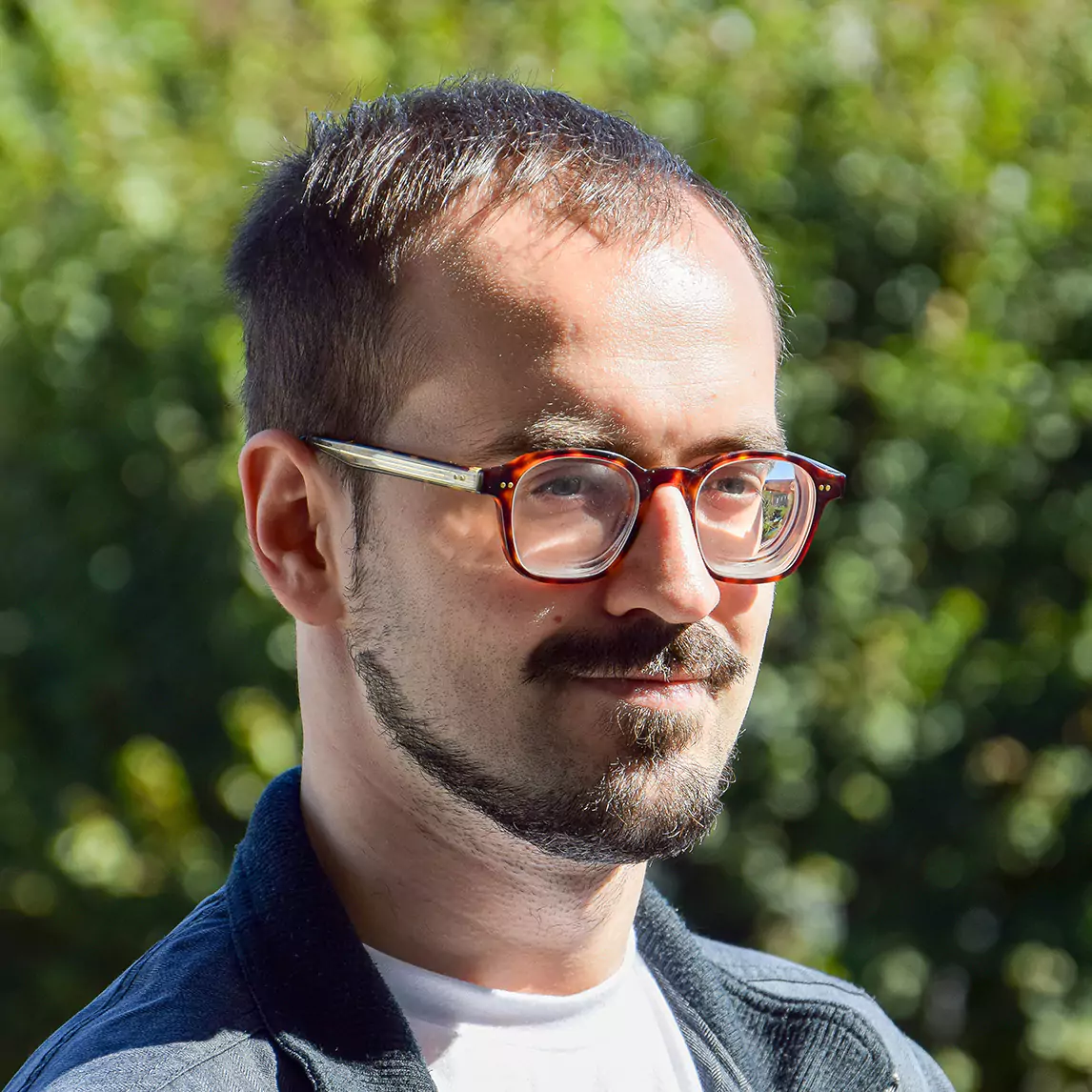 Photo de Adrien Greco en noir et blanc